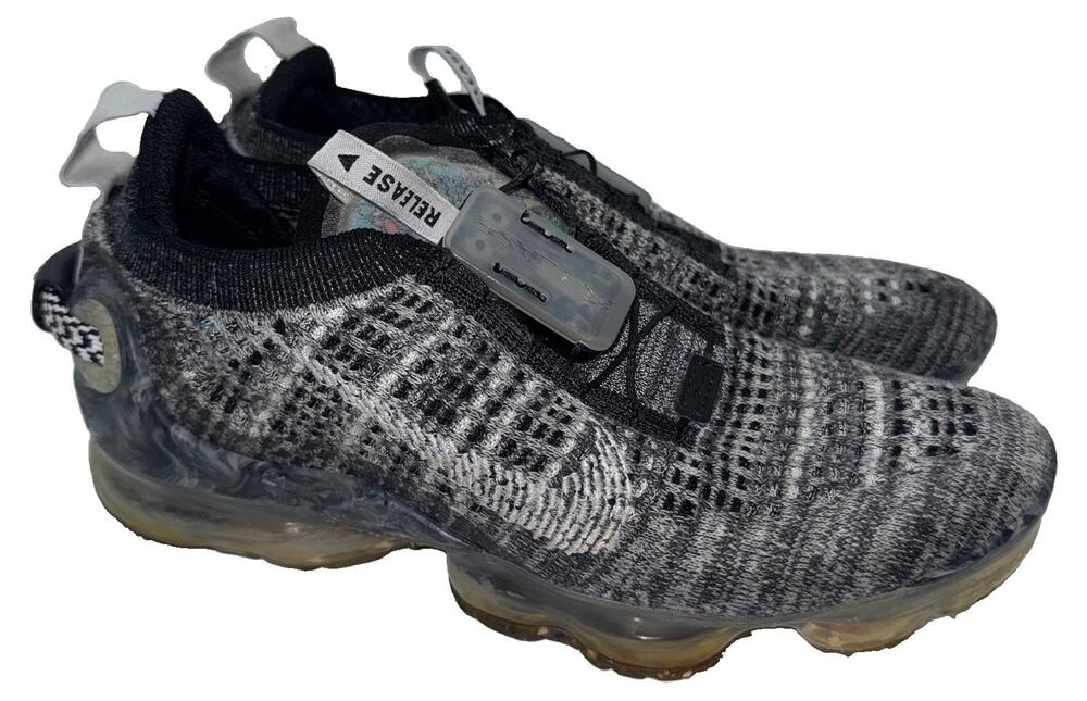 Nike Air VaporMax 2020 Womens Flyknit Oreo CT1933-002 Size 7
